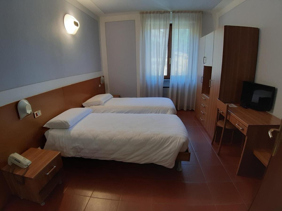 Hotel Ristorante Centrale Vestone Extérieur photo