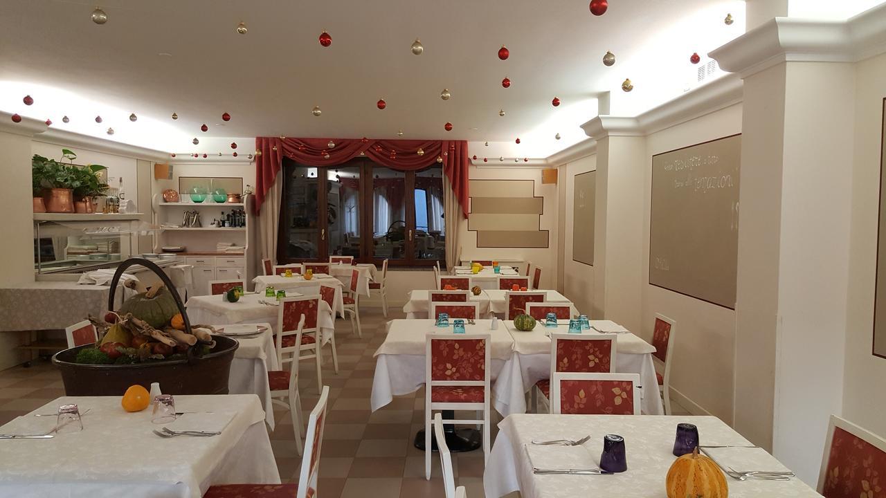 Hotel Ristorante Centrale Vestone Extérieur photo