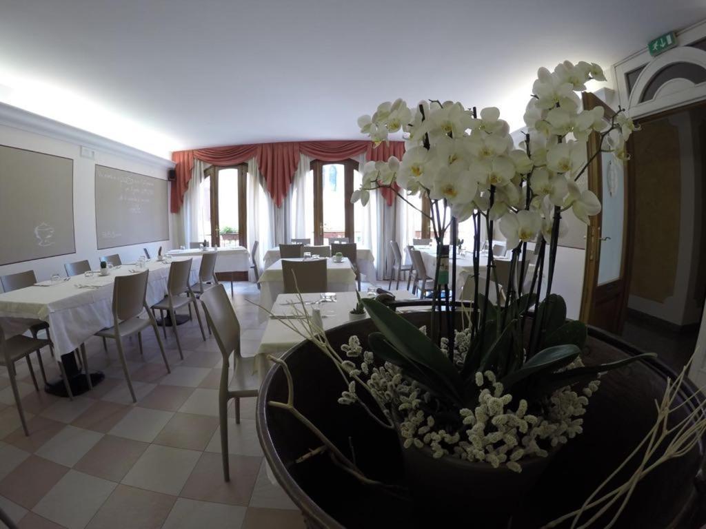Hotel Ristorante Centrale Vestone Extérieur photo