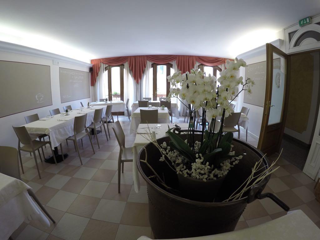 Hotel Ristorante Centrale Vestone Extérieur photo